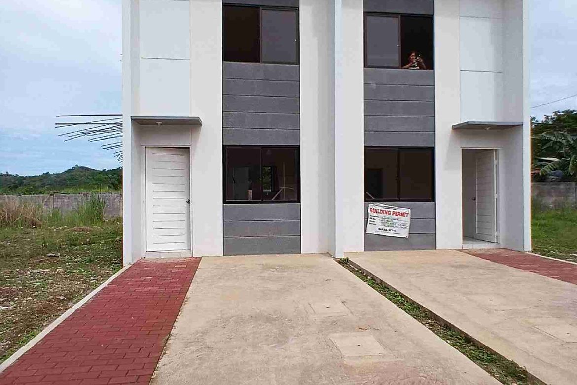 AFFORDABLE PRE SELLING TOWNHOUSE IN BEVERLY HOMES PINUGAY BARAS NEAR MARCOS HIGHWAY