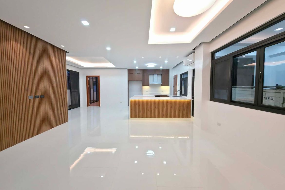 Brand new Modern 5 Bedroom Single House For Sale in Talisay City Cebu