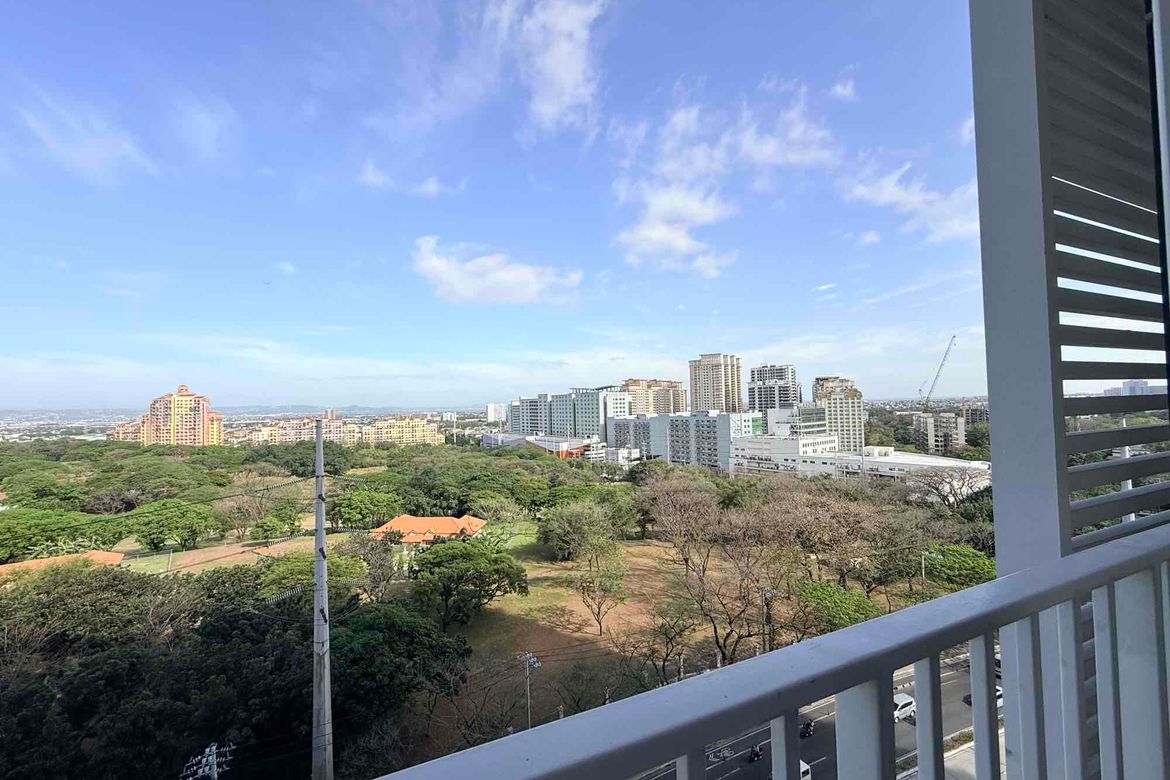 Condo For Sale in Fort Bonifacio | Rent to Own Terms