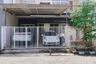 Rumah dijual dengan 4 kamar tidur di Balong Sari, Jawa Timur