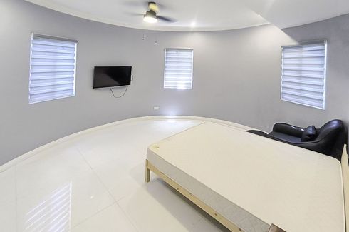 5 Bedroom House for sale in Damayang Lagi, Metro Manila near LRT-2 J. Ruiz, Quezon City, Metro Manila