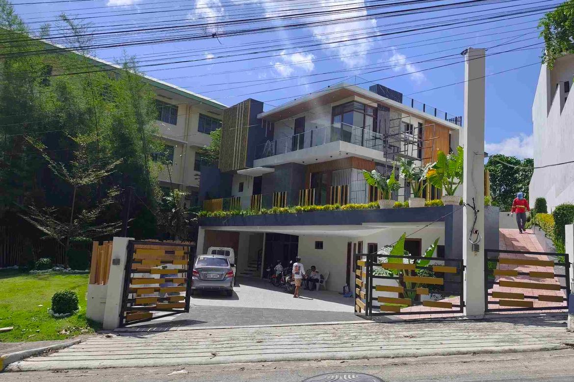7 bedrooms house with swimming pool in Cebu