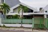 Rumah dijual dengan 3 kamar tidur di Kertajaya, Jawa Timur