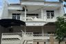 Rumah dijual dengan 4 kamar tidur di Sukolilo, Jawa Timur