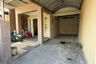 Rumah dijual dengan 6 kamar tidur di Kali Rungkut, Jawa Timur