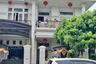 4 Bedroom House for sale in Wiyung, East Java