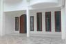 Rumah disewa dengan 5 kamar tidur di Kebon Jeruk, Jakarta