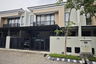 4 Bedroom House for sale in Waru, East Java