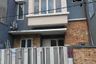 3 Bedroom House for sale in Gayungan, East Java
