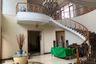 Rumah dijual dengan 8 kamar tidur di Geger Kalong, Jawa Barat