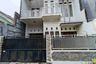 Rumah dijual dengan 3 kamar tidur di Manukan Kulon, Jawa Timur
