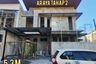 Rumah dijual dengan 5 kamar tidur di Medokan Semampir, Jawa Timur