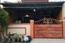 Rumah dijual dengan  di Bulak, Jawa Timur