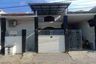 Rumah dijual dengan 4 kamar tidur di Gunung Anyar, Jawa Timur