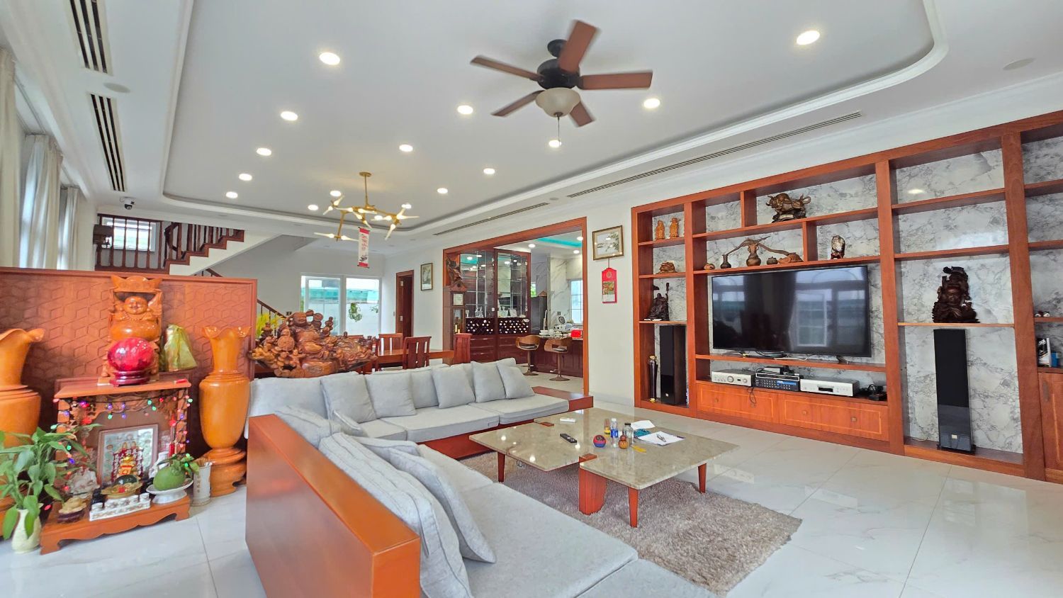 Вилла с 5 спальнями в District 7, Ho Chi Minh — $5,079/мес, фото 1