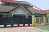 4 Bedroom House for sale in Bungurasih, East Java