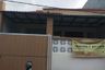 Rumah disewa dengan 4 kamar tidur di Sukolilo, Jawa Timur