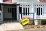 Rumah disewa dengan 4 kamar tidur di Perigi Baru, Banten