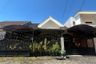 Rumah dijual dengan 4 kamar tidur di Medokan Semampir, Jawa Timur
