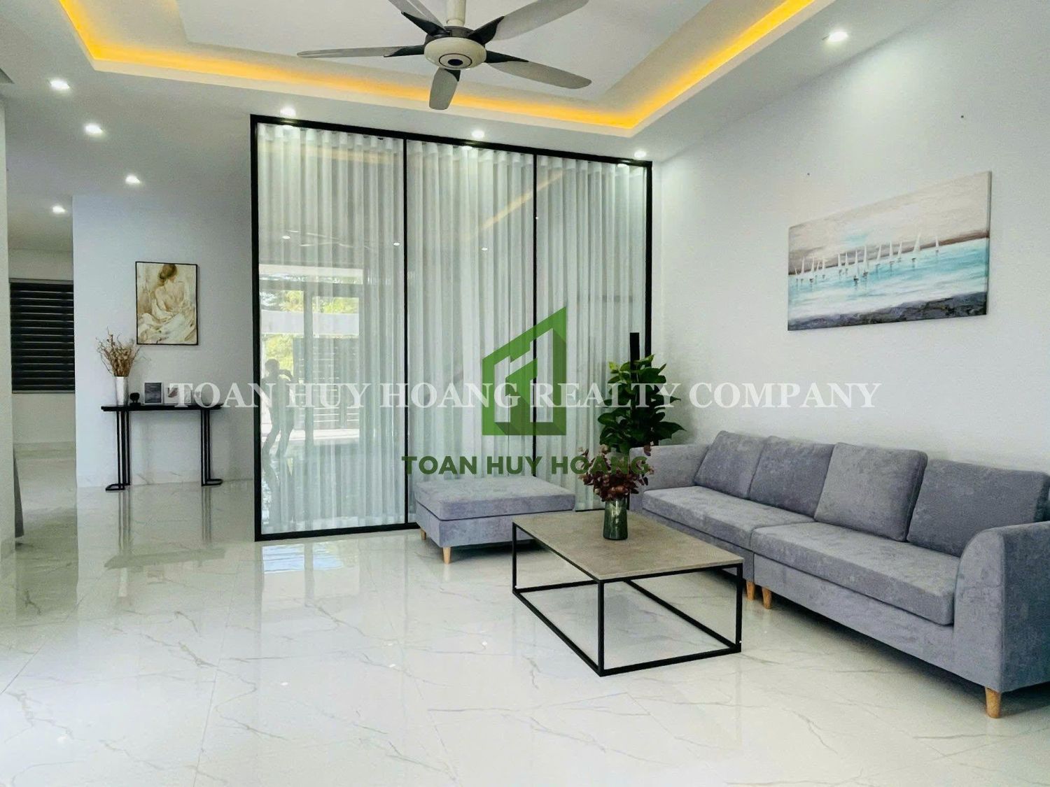 Villa with 4 bedrooms for rent in Ngũ Hành Sơn, Da Nang — $2,119/month, photo 1