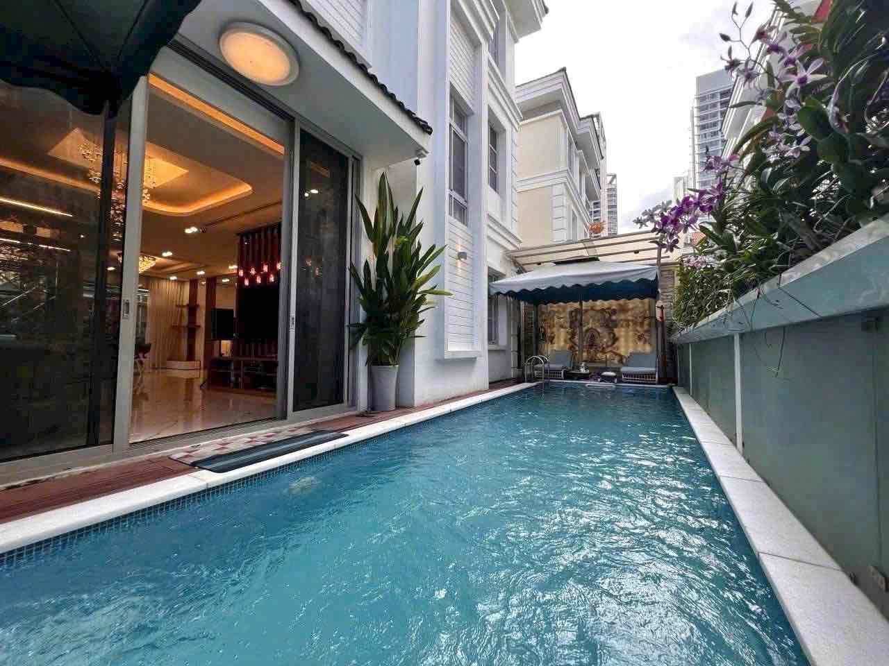 Вилла с 5 спальнями в District 7, Ho Chi Minh — $5,318/мес, фото 1