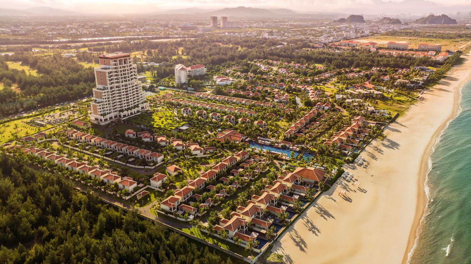 Вилла с 5 спальнями в Ngũ Hành Sơn, Дананг — $10,019/мес, фото 1