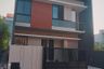 Rumah dijual dengan 5 kamar tidur di Kalisari, Jawa Timur