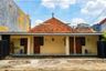 6 Bedroom Apartment for sale in Pleburan, Central Java