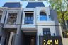 Rumah dijual dengan 5 kamar tidur di Manyar Sabrangan, Jawa Timur