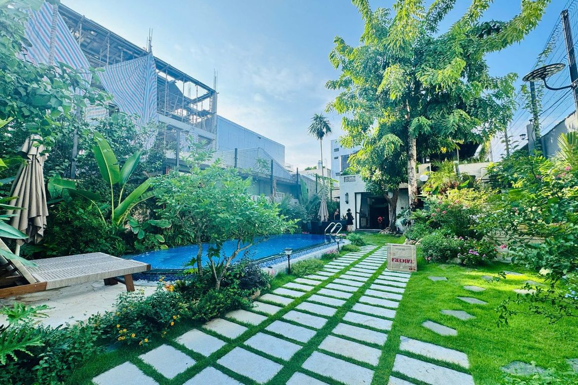 5-bedroom villa in My An, walking distance to the beach