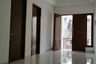 Rumah disewa dengan 4 kamar tidur di Pegangsaan Dua, Jakarta