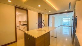 3 Bedroom Condo for sale in Two Roxas Triangle, Urdaneta, Metro Manila near MRT-3 Buendia