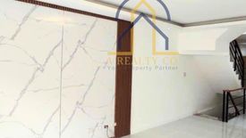 5 Bedroom Townhouse for sale in Kamuning, Metro Manila near MRT-3 Kamuning