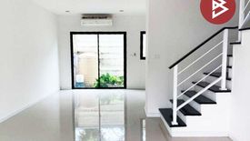 3 Bedroom Townhouse for sale in Hua Mak, Bangkok