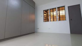 5 Bedroom House for rent in Industrial Valley, Metro Manila near LRT-2 Santolan