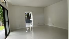 4 Bedroom House for sale in Almanza Dos, Metro Manila