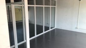 Office for rent in Bungad, Metro Manila near MRT-3 North Avenue