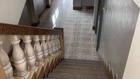 12 Bedroom Commercial for sale in Urdaneta, Metro Manila near MRT-3 Ayala