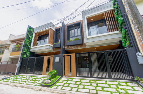 3 Bedroom House for sale in Brand new townhomes in bf resort, Talon Dos, Metro Manila