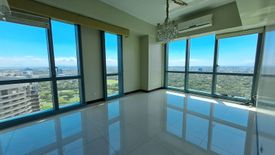 3 Bedroom Condo for sale in 8 Forbestown Centre, Taguig, Metro Manila