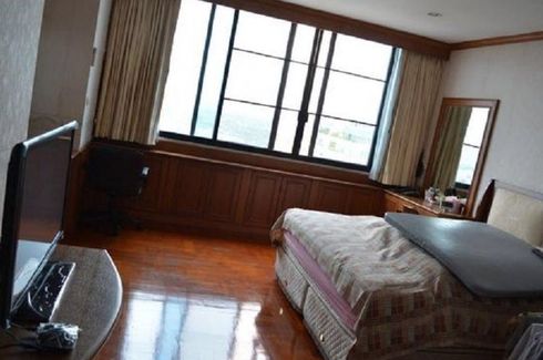 3 Bedroom Condo for sale in Royal River Place, Bang Phong Pang, Bangkok
