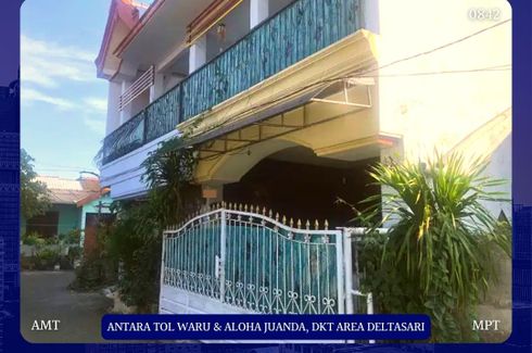 Rumah dijual dengan 6 kamar tidur di Waru, Jawa Timur