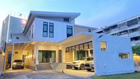 4 Bedroom House for sale in Sam Sen Nai, Bangkok near BTS Ari