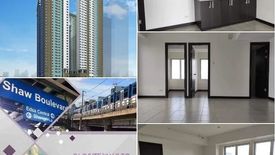 2 Bedroom Condo for sale in Highway Hills, Metro Manila near MRT-3 Shaw Boulevard