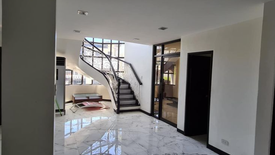 6 Bedroom House for sale in Moonwalk, Metro Manila