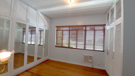 3 Bedroom House for rent in San Lorenzo, Metro Manila near MRT-3 Ayala