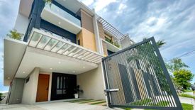 4 Bedroom House for sale in Western Bicutan, Metro Manila