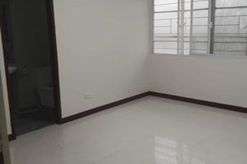 6 Bedroom House for sale in Talon Uno, Metro Manila