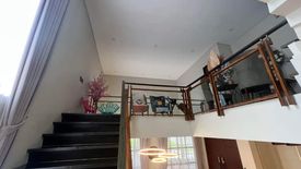 6 Bedroom House for sale in Poblacion, Metro Manila