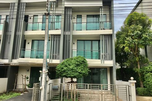 2 Bedroom Townhouse for sale in Taling Chan, Bangkok